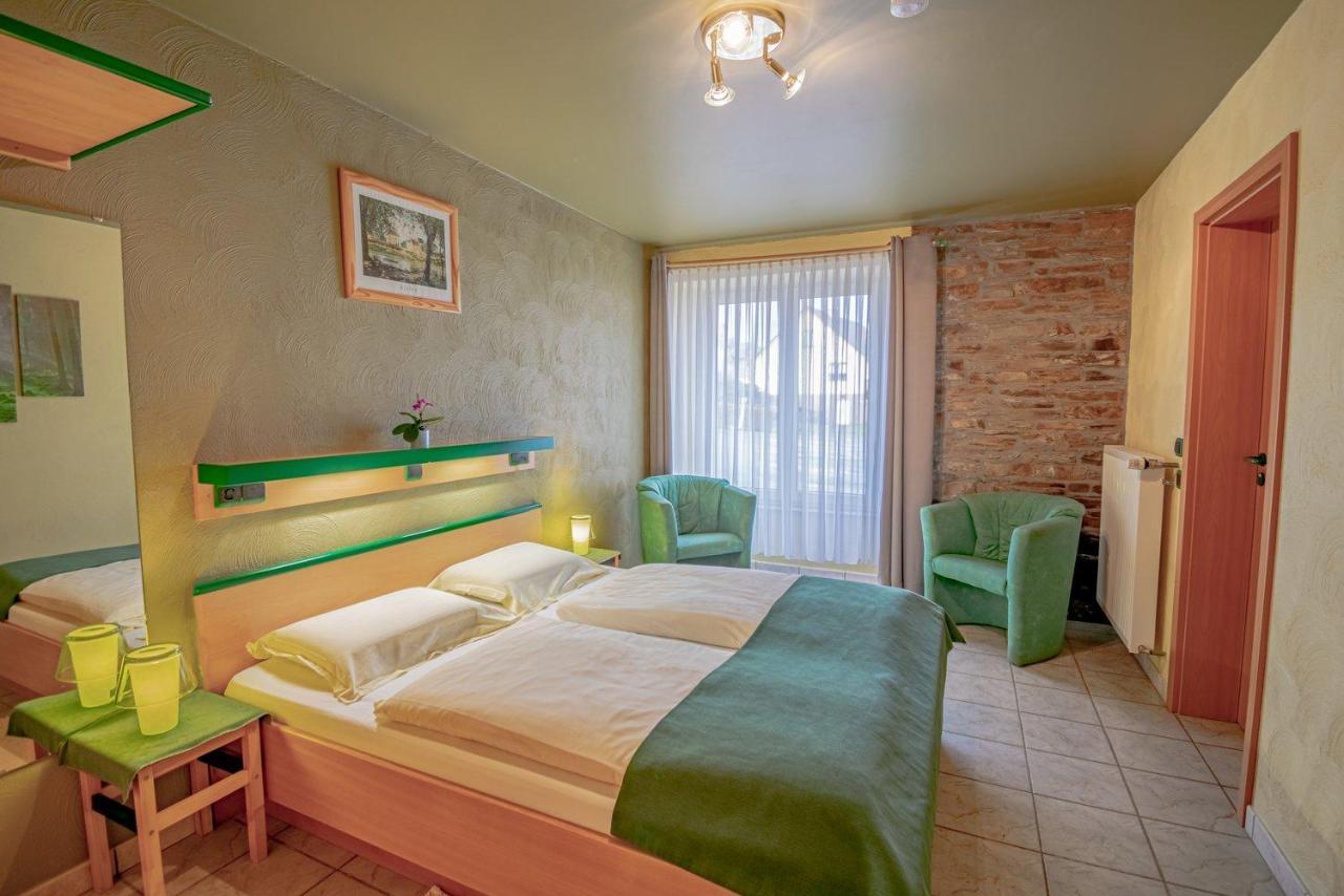 Hotel Ulftaler Schenke Burg Reuland Extérieur photo